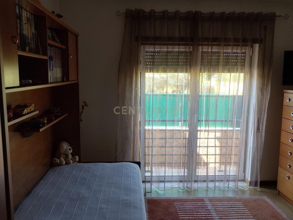 Moradia T4 com piscina em Gaeiras, Marinha Grande. - Image 15