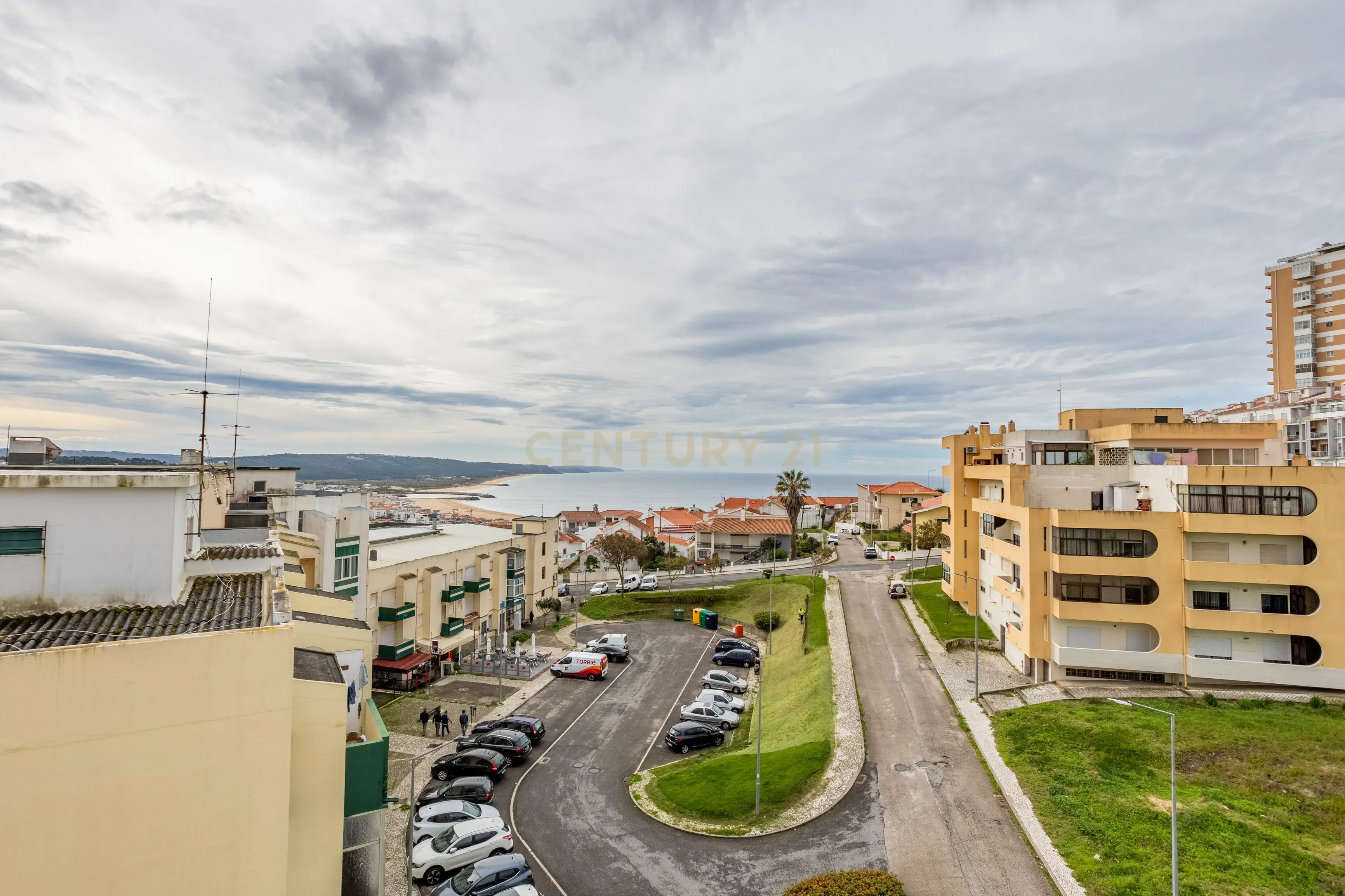 Apartamento T2 na Nazaré - Totalmente Remodelado com Vista Mar - Image 28