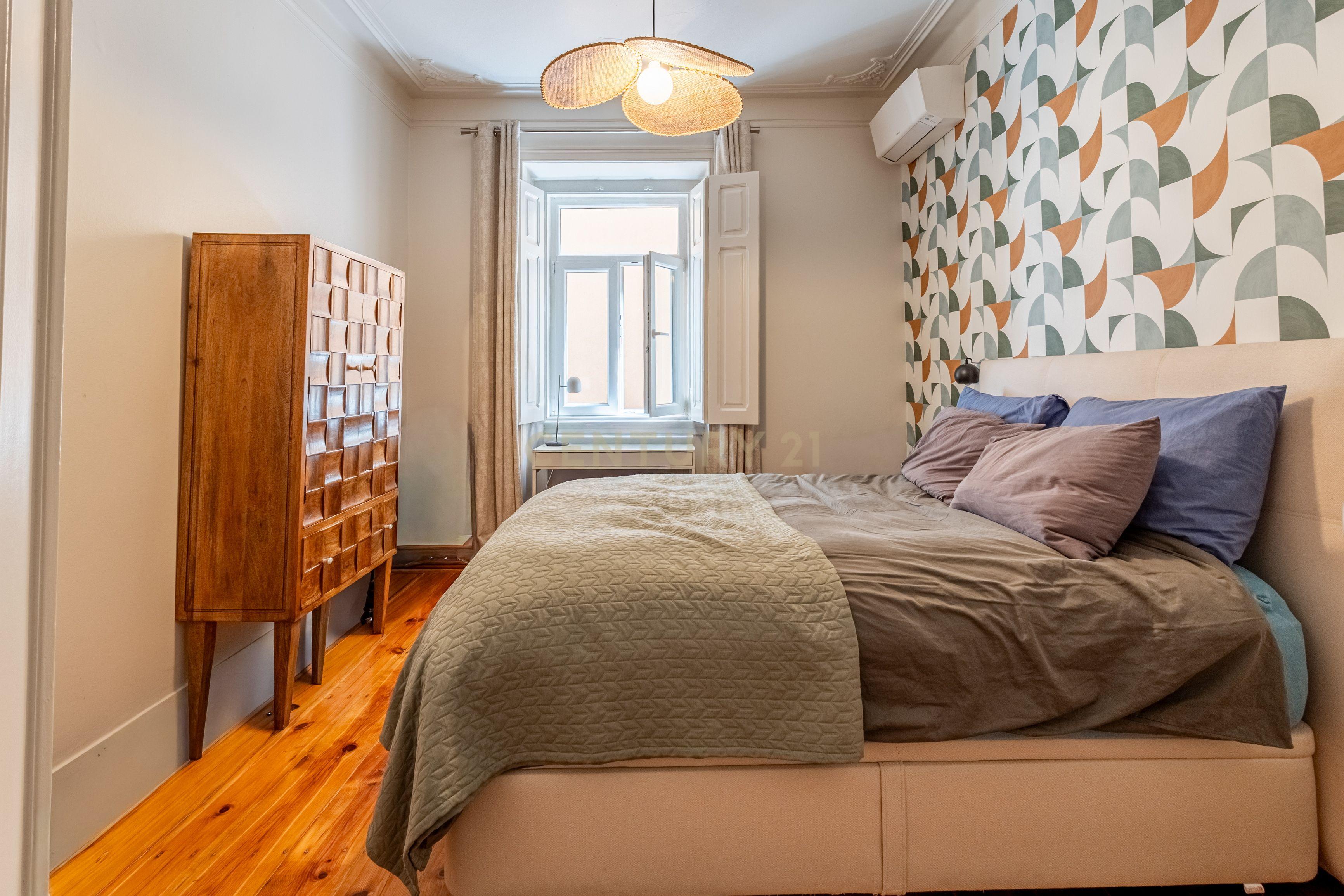 Fotografia 11 de Apartamento T4 Renovado em Santo António, Lisboa — Onde a elegância se sente em cada detalhe