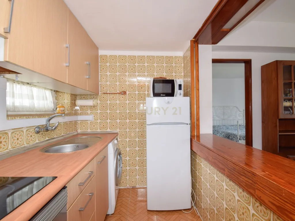 Apartamento T1 com Vista Mar em Carcavelos - Image 17
