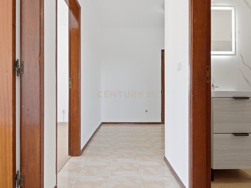 Apartamento T4 para arrendamento - 1800€ - Image 5