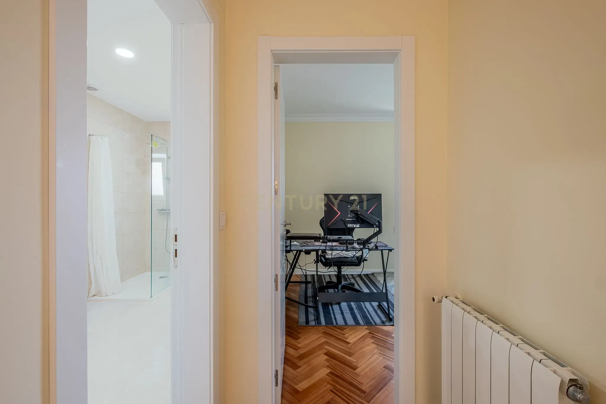 Térrea T4 recentemente remodelada inserida num terreno plano com 1800 m² - Image 34