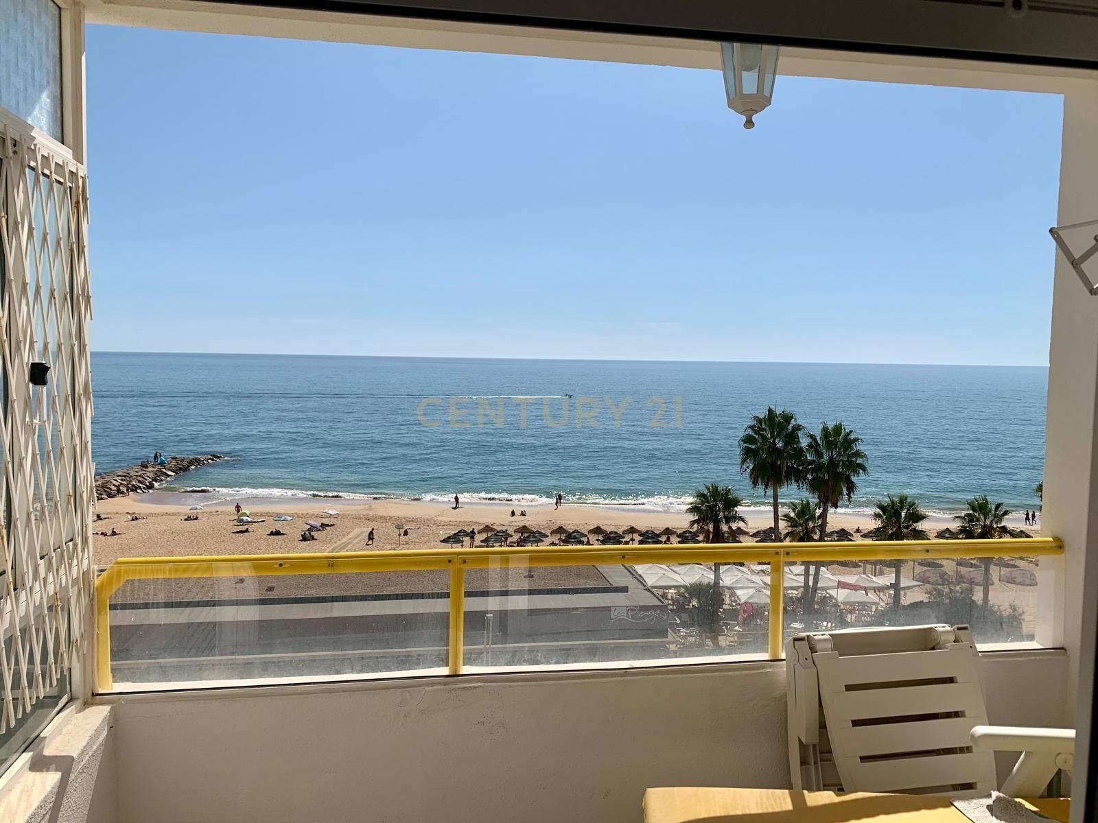 Fotografia 12 de ALERTA INVESTIDORES-Apartamento com Alojamento Local Ativo-Primeira Linha de Mar-Rentabilidade Comprovada