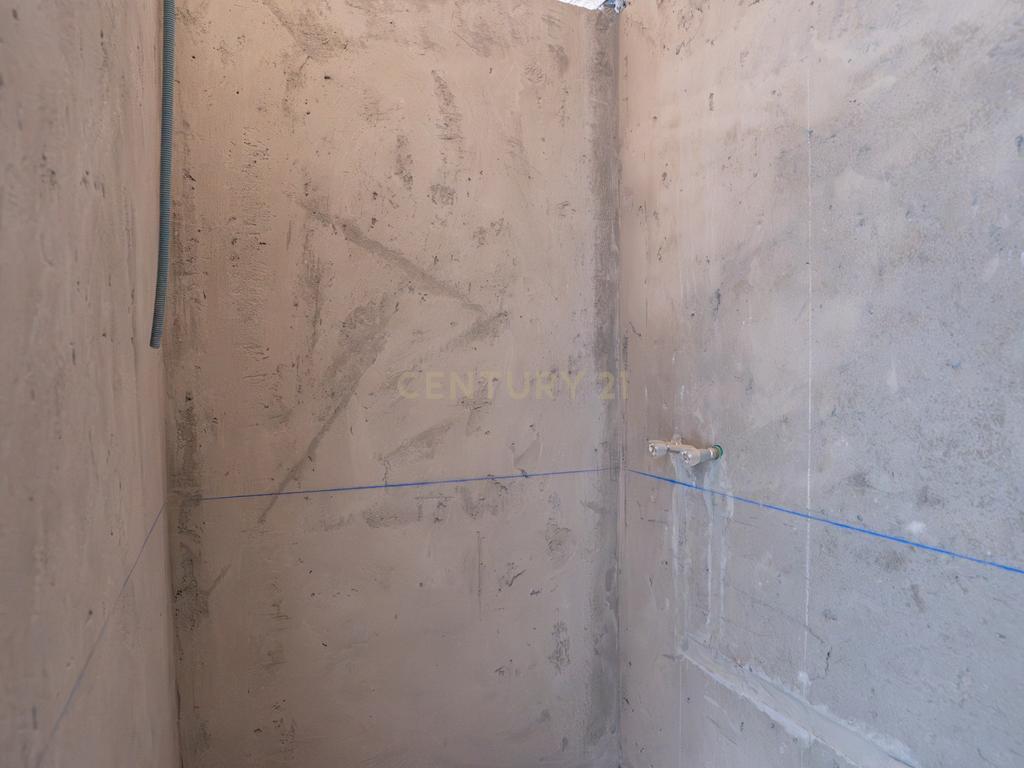 Moradia em fase de renovação na Vila de São Sebastião - Image 24