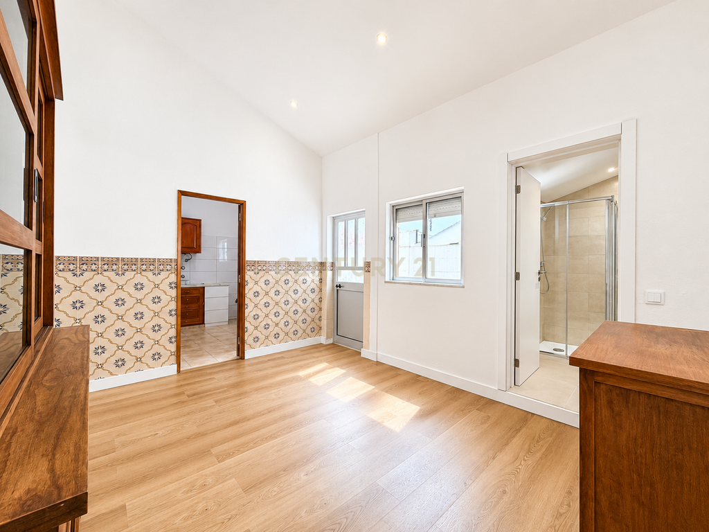 Uma casa com alma portuguesa, espaço exterior e Lagos mesmo ali ao lado. - Image 1