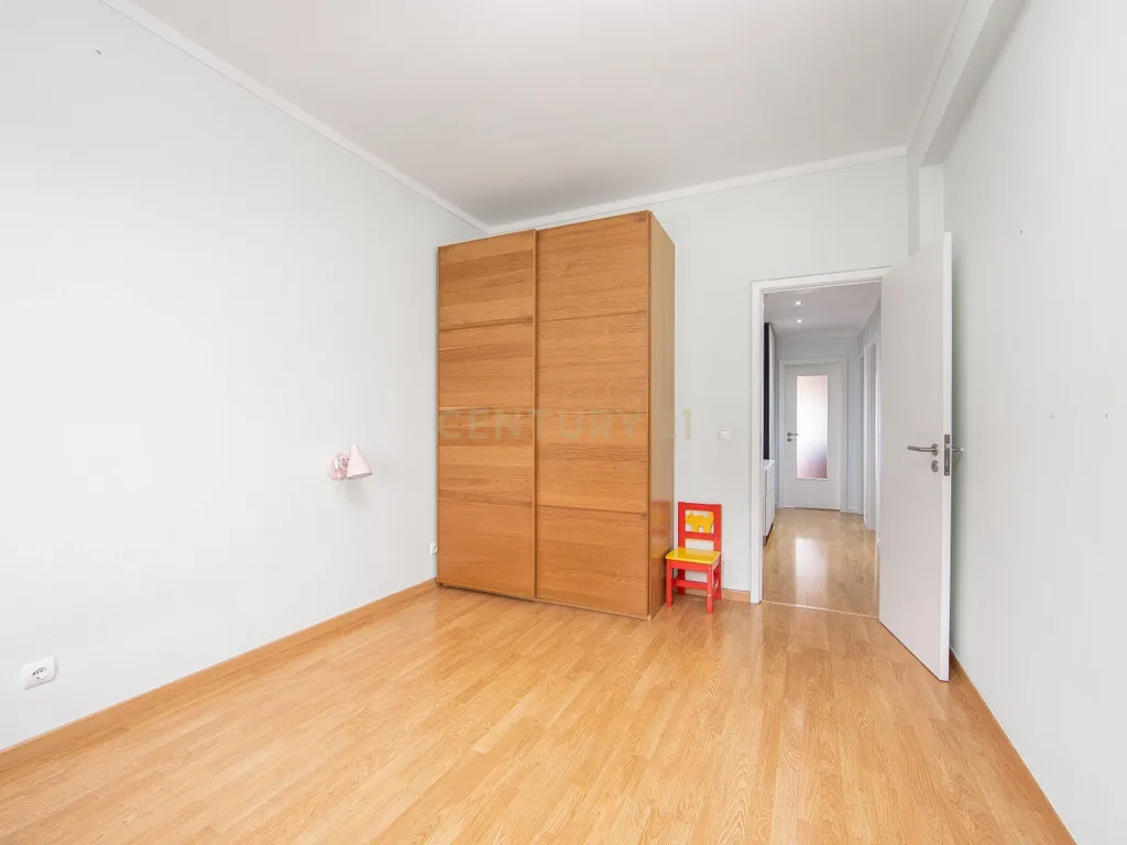 Apartamento T2 no Pinhal Novo com varanda e arrecadação - Image 9