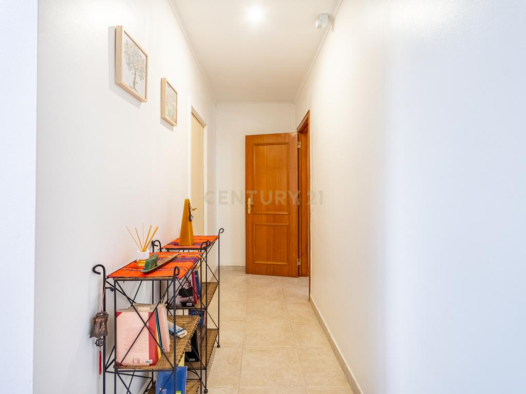 Exclusivo T4 Duplex na Urbanização da Cavaleira | 205 m² de Área Total | Parqueamento - Image 27