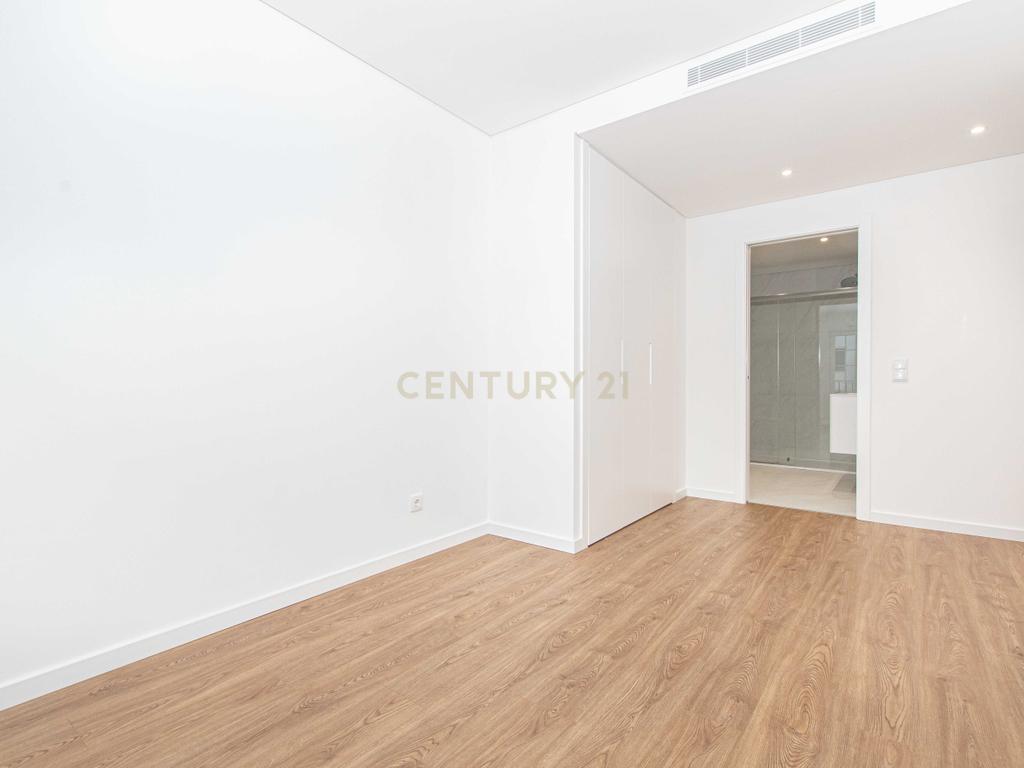 Apartamento T2 Urbanização Neudel na Amadora, a estrear - Image 18