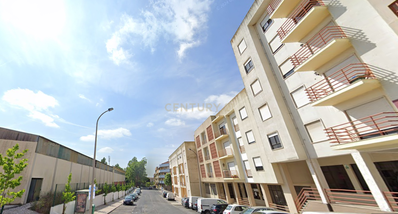 Apartamento T3 em Torres Novas com Suite e Boa Exposição Solar - Image 4