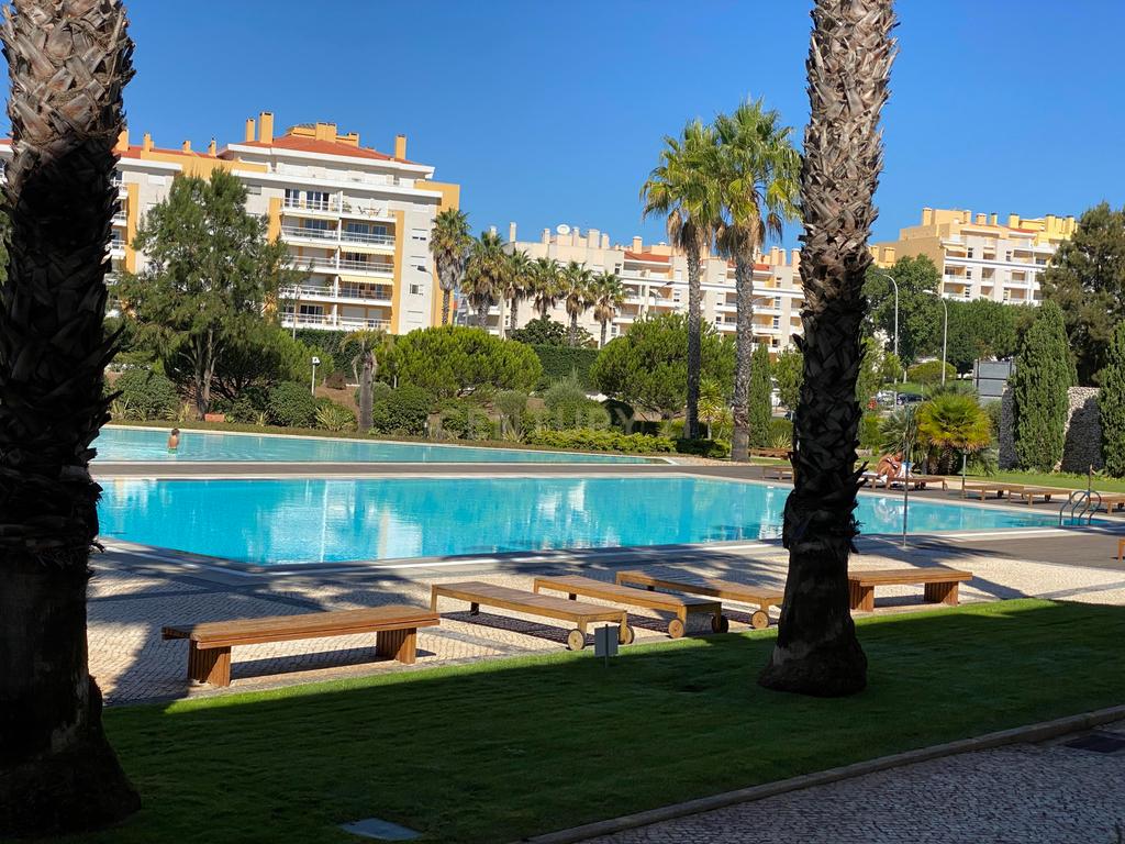 T4 Condominio Fechado com Vista mar, jardins, piscinas, ginasio e segurança 24hrs - Image 1