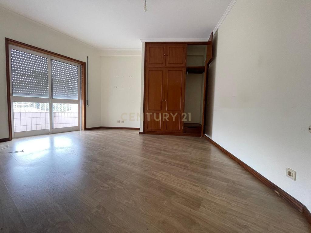 T3 com lugar de garagem ao Parque Municipal da Lavandeira - Image 6
