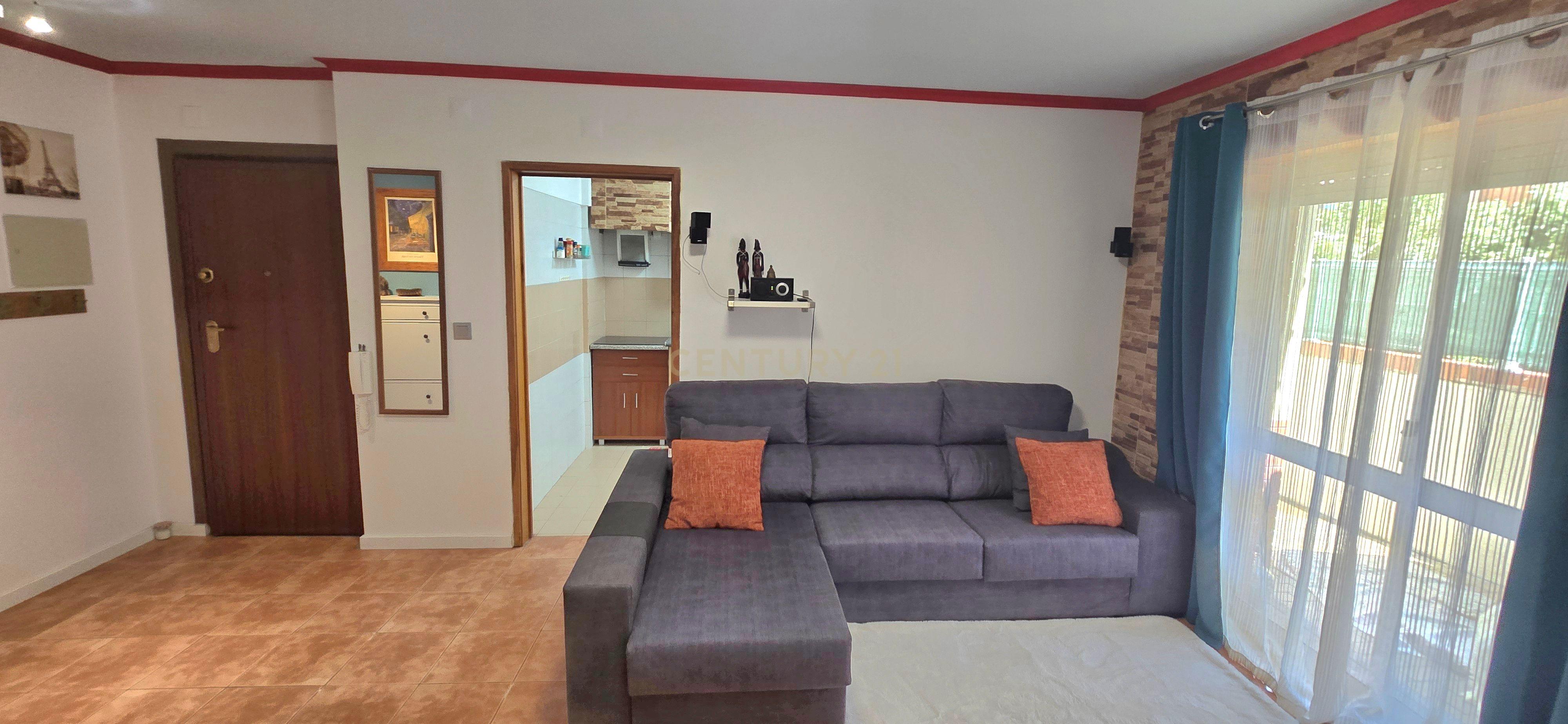 Fotografia 2 de Apartamento T1 Moderno com Logradouro Privativo e AC – Monte da Caparica