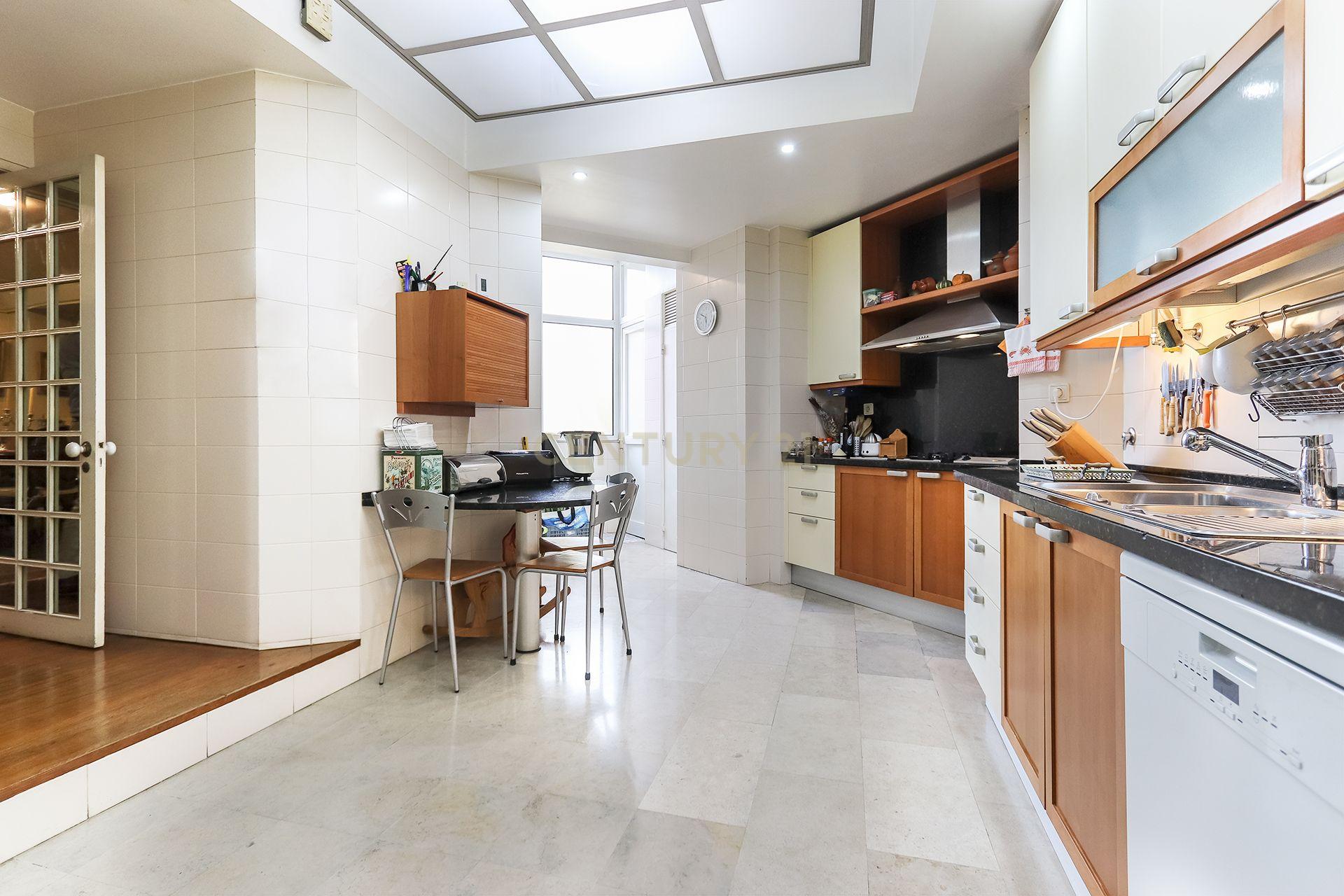 Apartamento T6 de charme no Areeiro - Image 35