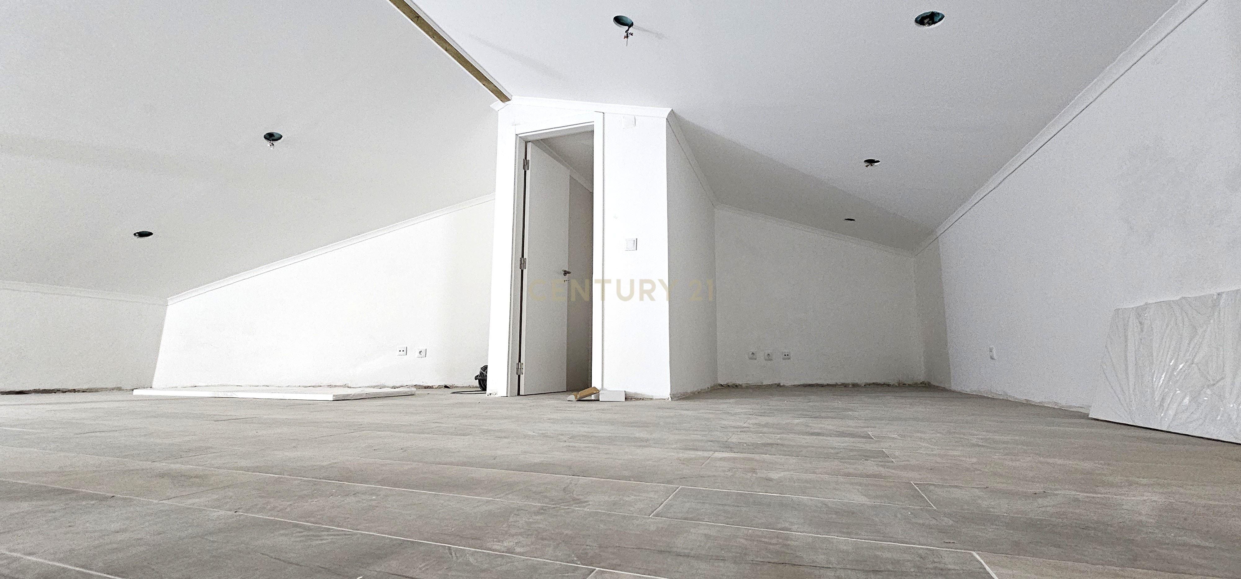 Moradia T2 + 1 no coração do bairro da Ajuda - Image 32