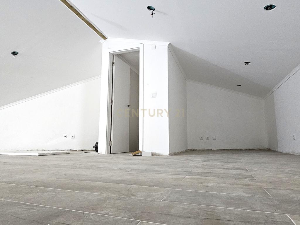 Moradia T2 + 1 no coração do bairro da Ajuda - Image 32