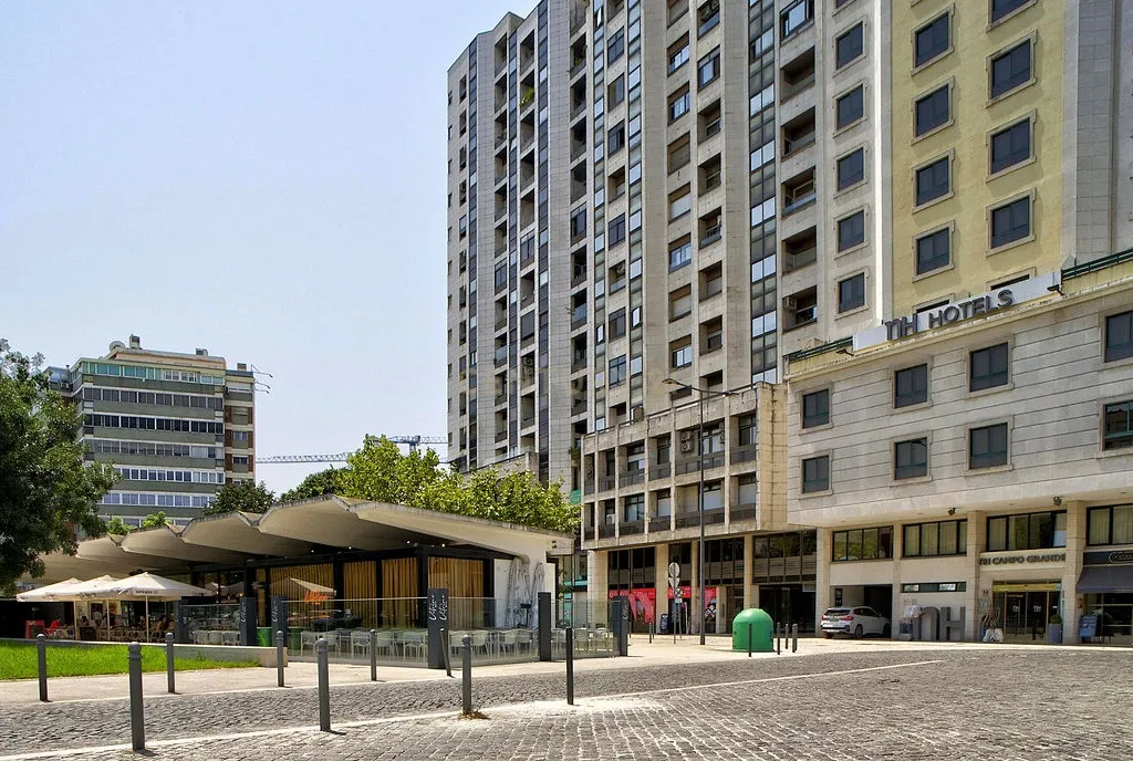 Apartamento Moderno em Campo Grande, Lisboa - 4 Quartos e Vista Panorâmica - Image 2