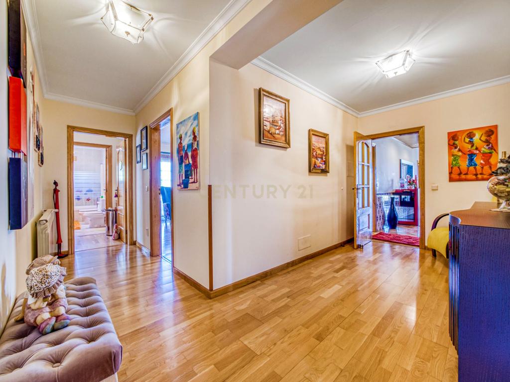 Moradia localizada na capital de distrito, no coração do Nordeste Transmontano. - Image 7