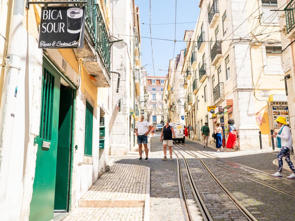 Restaurante Pronto a Funcionar na Emblemática Rua da Bica – Uma Oportunidade Única no Coração de Lisboa - Image 26