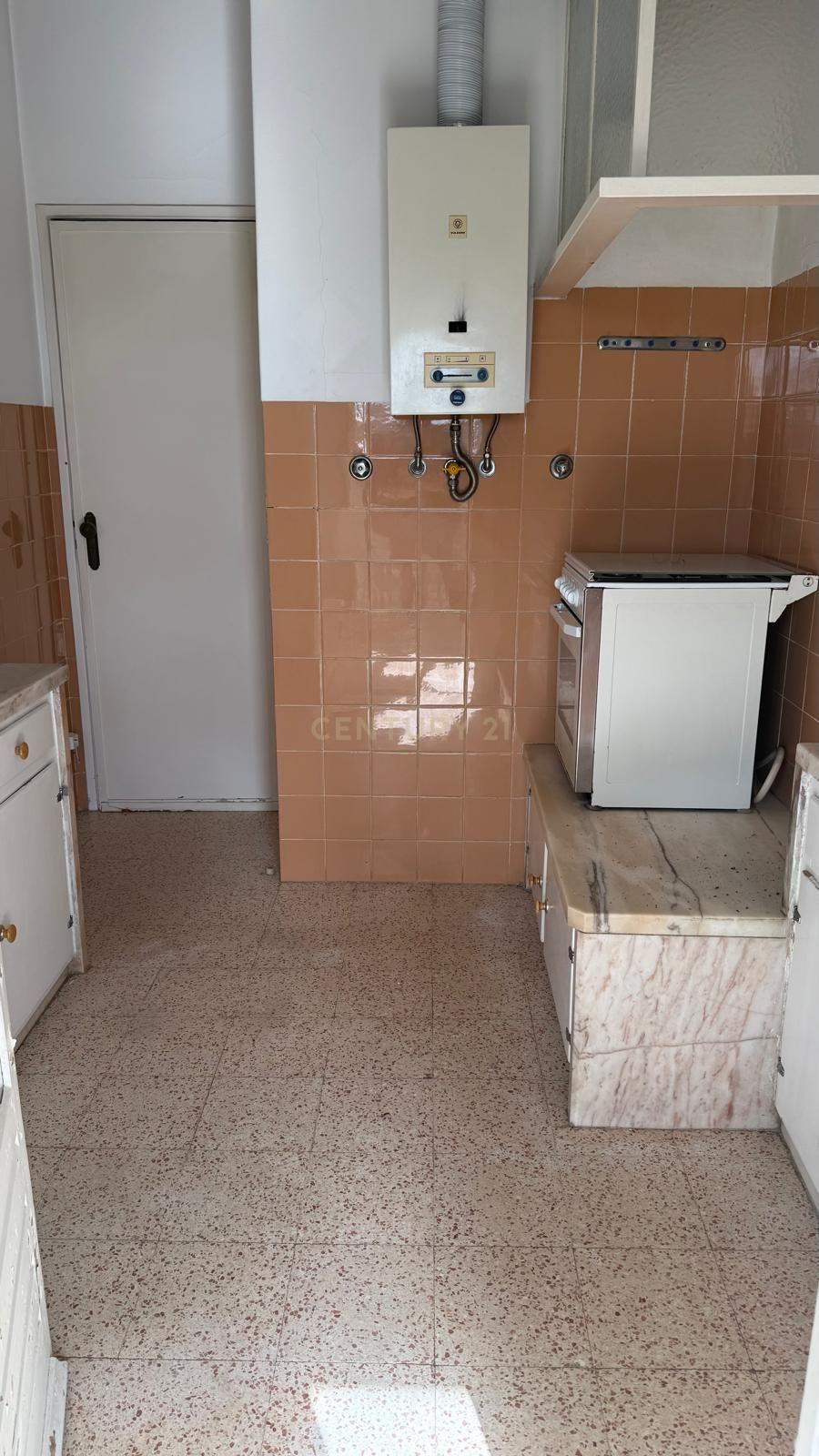 T2 Ameixoeira, para remodelação - Image 4