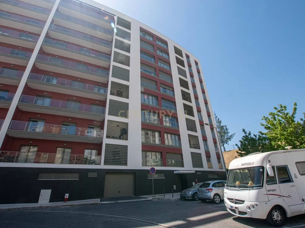 Apartamento Collection | T3 Premium Semi-Novo, Totalmente Mobilado, com Terraço Exclusivo e Box para 3 Viaturas - Image 32