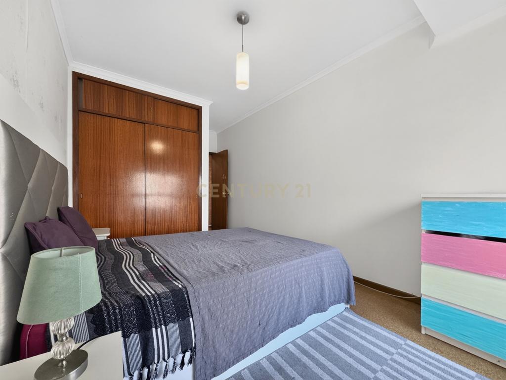 Apartamento T3 Duplex com Vista Desafogada no Monte da Caparica - Image 31