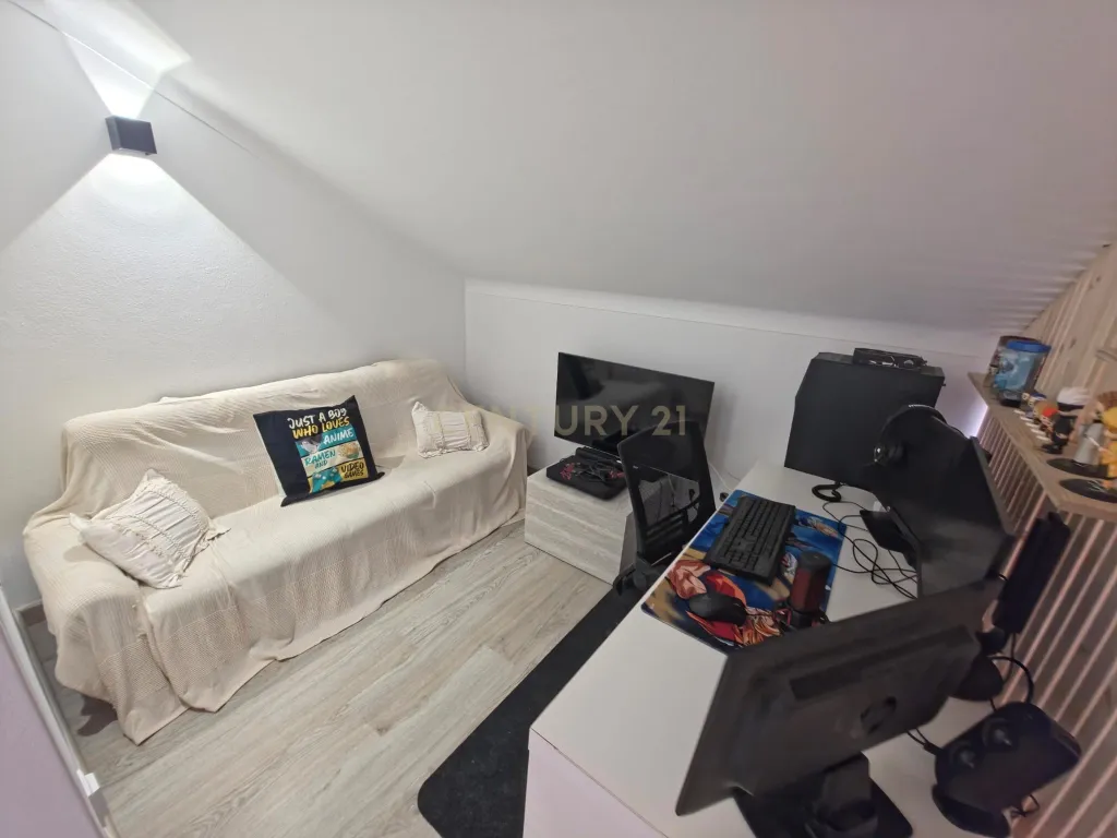 Moradia T2+1 Remodelada - Cadafais, Alenquer - Image 11
