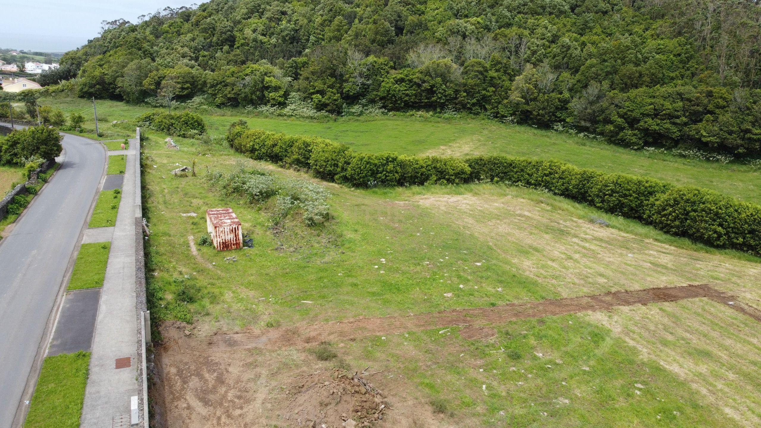 Fotografia 8 de Terreno Urbano em Pico da Pedra, Ribeira Grande