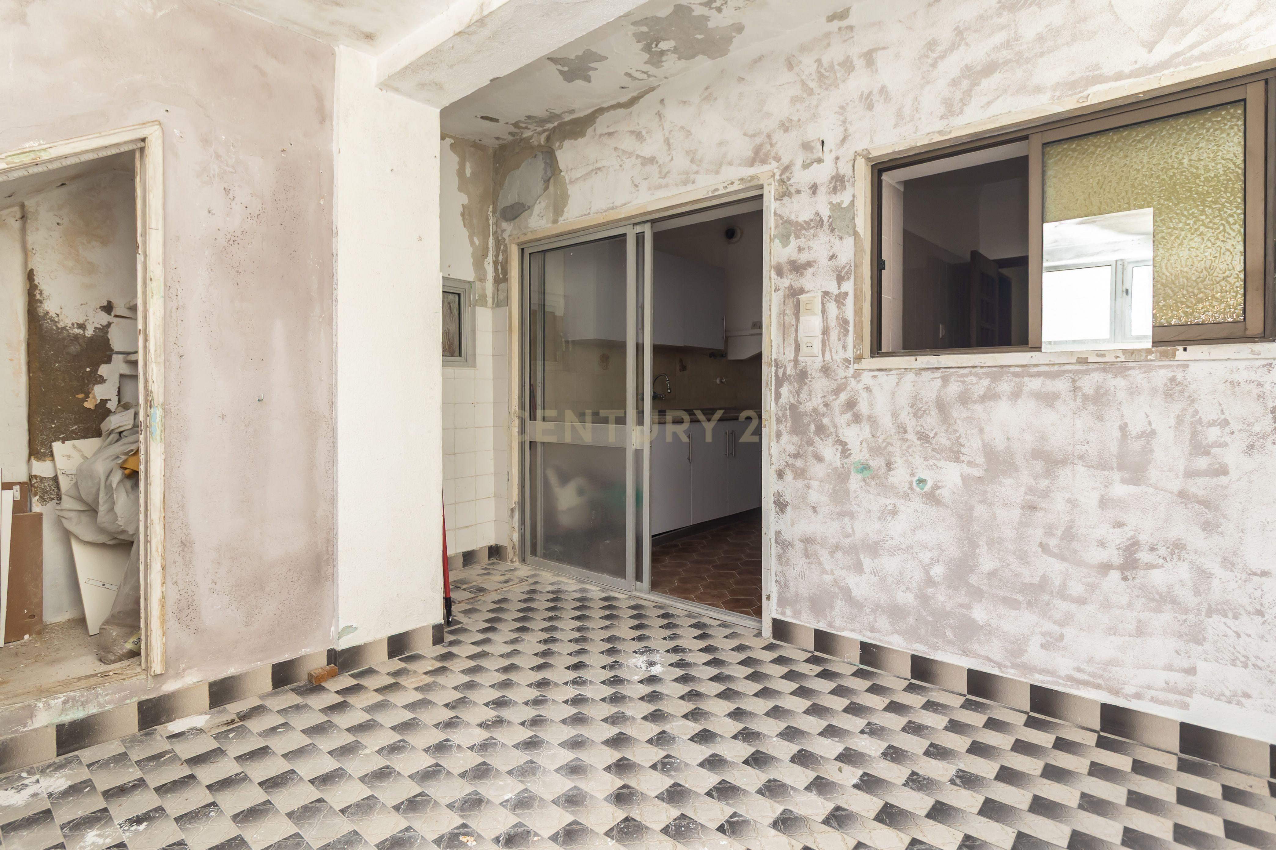 Fotografia 2 de Apartamento com Potencial de Valorização em Almada