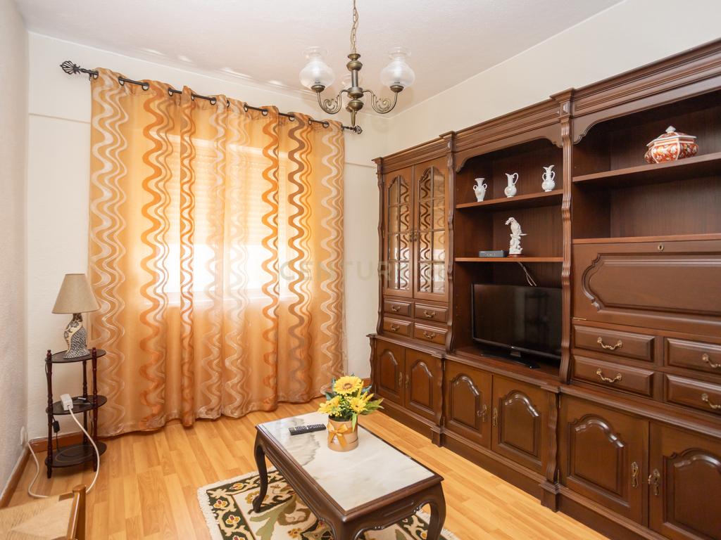 Apartamento T3 com Vista Deslumbrante sobre a Baía de Setúbal – Bairro dos Pescadores, Reboreda - Image 1