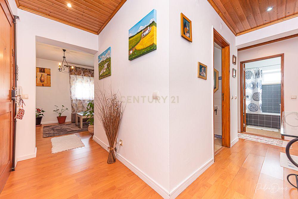 Fotografia 9 de Apartamento de 4 assoalhadas c/ Varanda ESTADO IMACULADO!