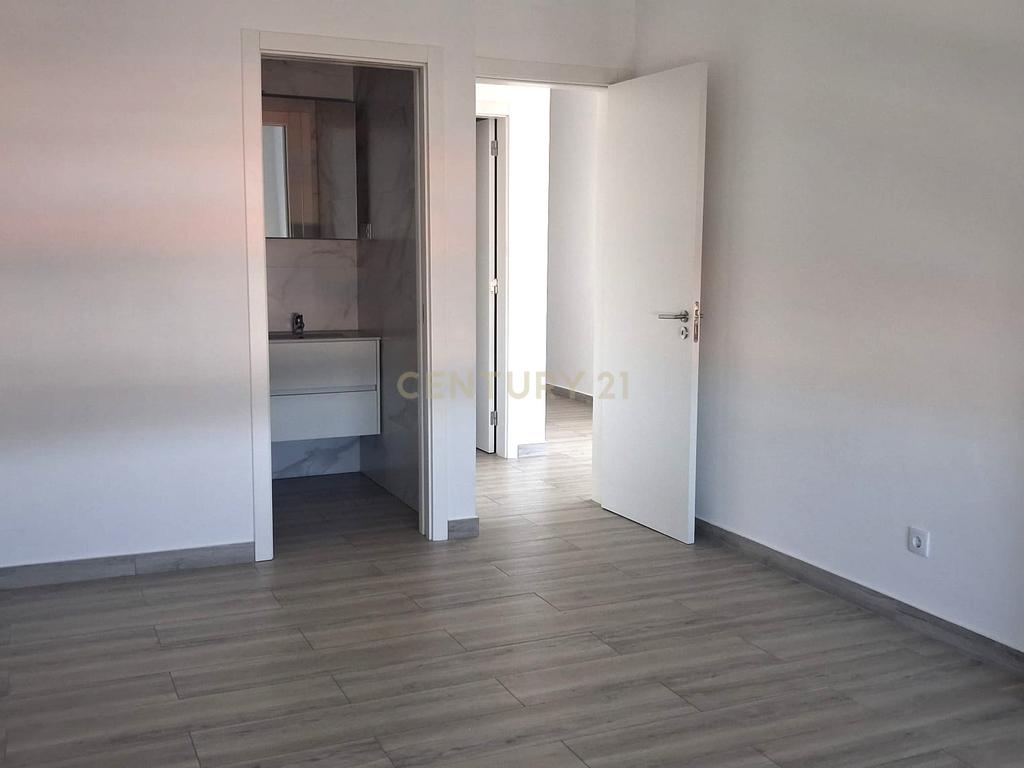 Moderno Apartamento na Avenida Luísa Todi em Setúbal completamente NOVO a estrear com Vista Deslumbrante a estrear uma Suíte - Image 9
