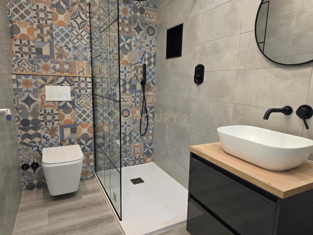 Apartamento T2 Renovado em Alcochete com Logradouro - Image 13