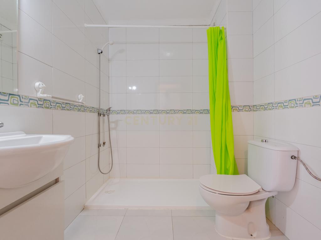 Apartamento T2 com vista rio, a 2 minutos da zona ribeirinha, em Portimão - Image 5