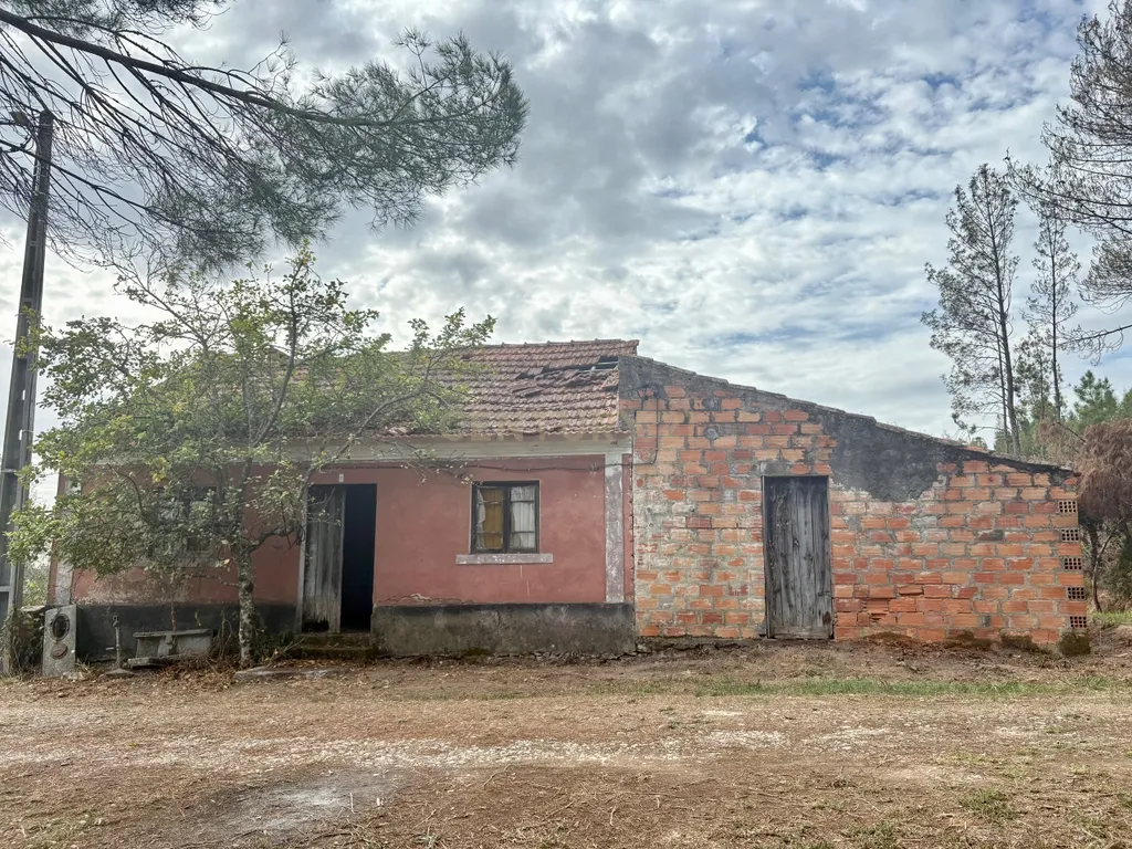 Moradia para Recuperar com Terreno em Vale do Servo, Soure - Image 1