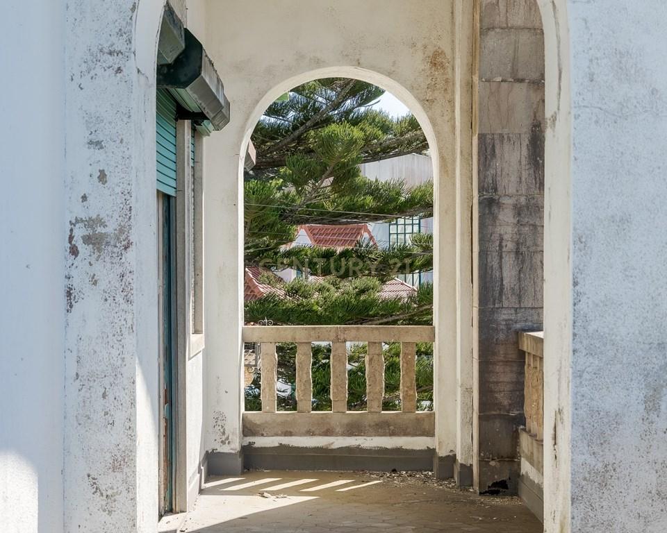 Palacete com 5 Quartos no Coração de Sintra - Image 12