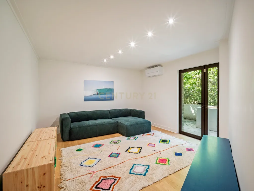 Moradia T5 - Estoril - Image 27