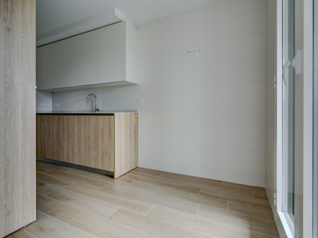  - Image 16