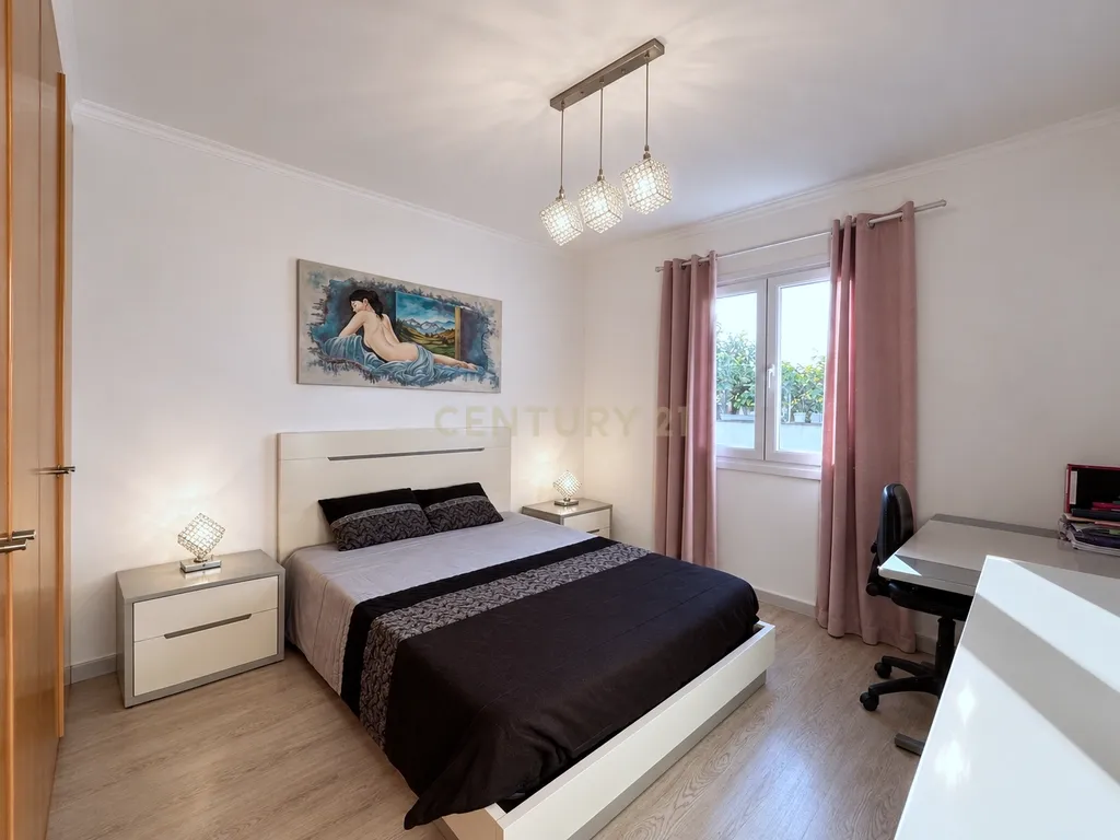 🏡 Apartamento T3 com generosa área exterior – Rabo de Peixe - Image 10
