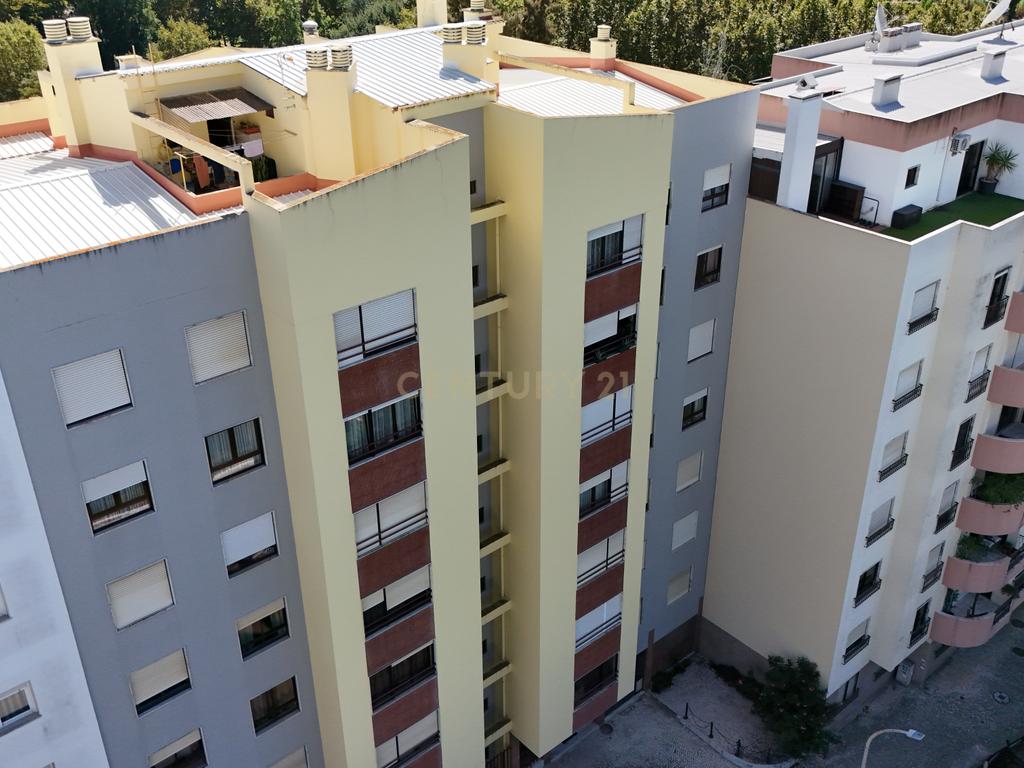 Luxuoso Apartamento T2, Totalmente Remodelado, em Vanicelos, em Setúbal - Image 14