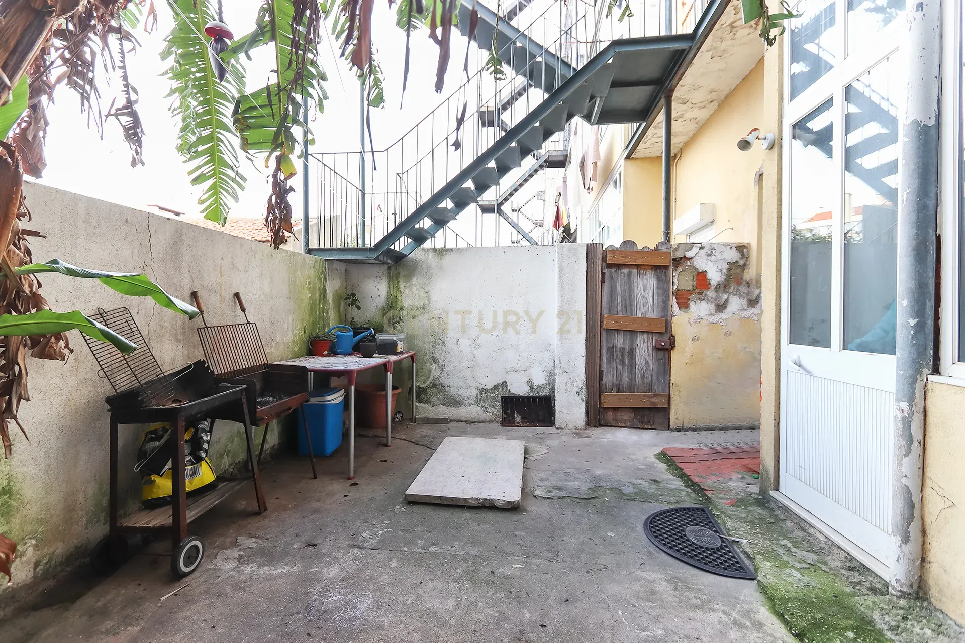 T2+1 com logradouro privado - obras totais - Image 18