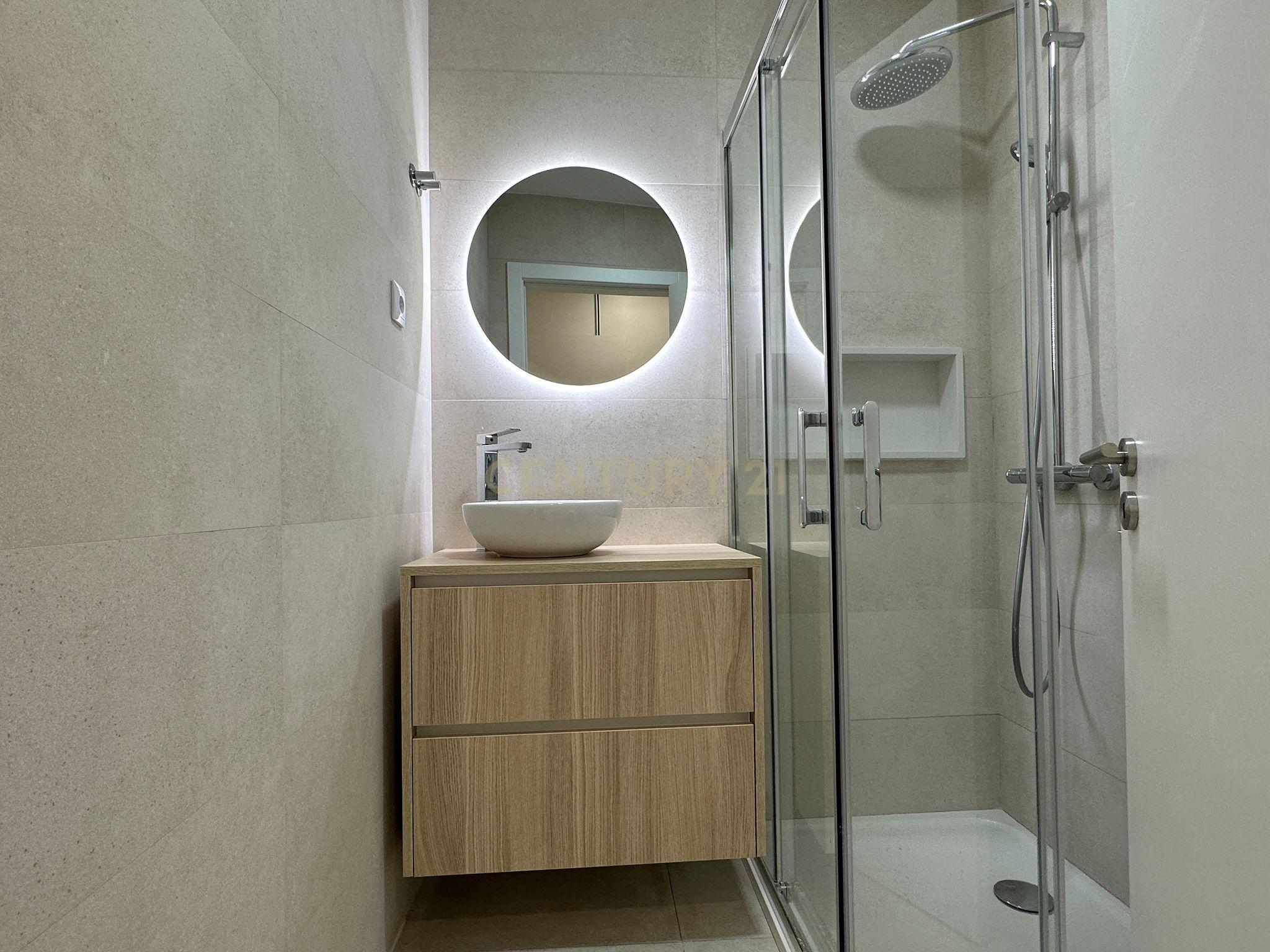 T4 Totalmente Remodelado - Telheiras - Image 25