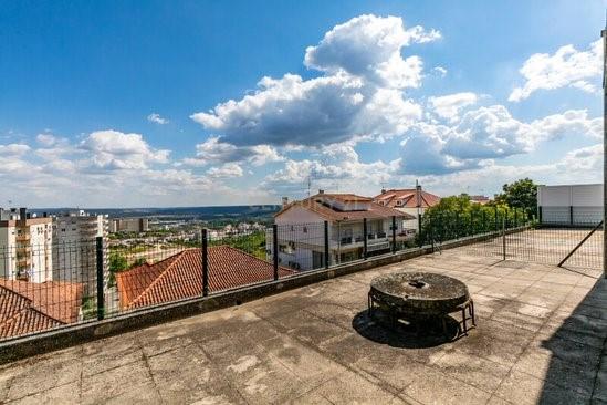 Moradia Cinquentenária em Abrantes com vista Rio Tejo - Image 7