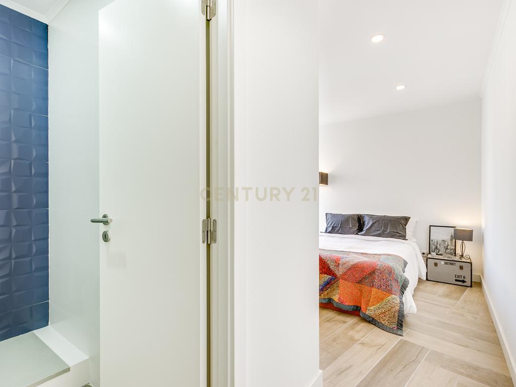 Apartamento T4 com 3 Suites, em zona Prime de Algés - Image 29