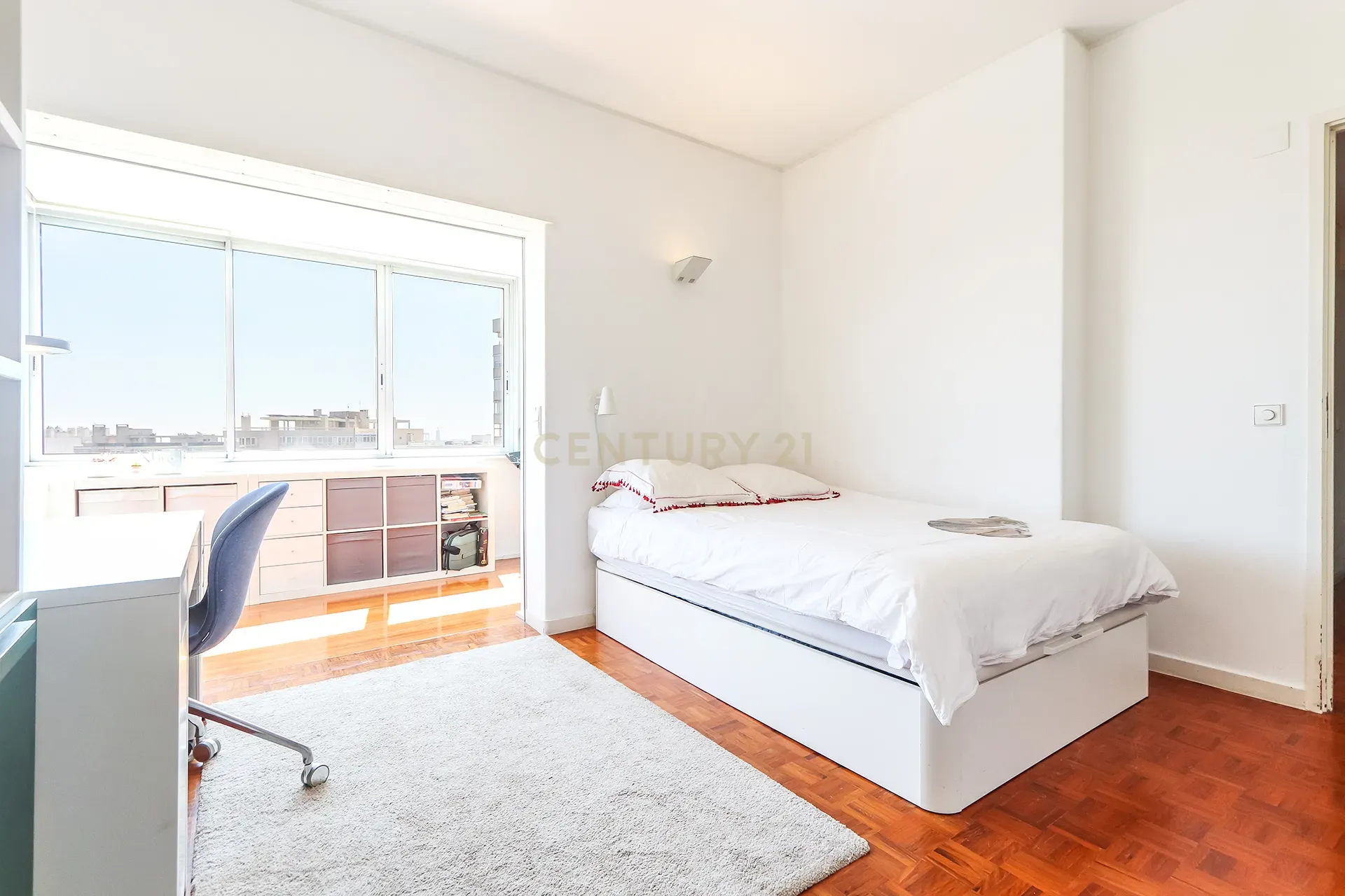 Exclusivo T5 de Luxo nas Torres do Restelo com Vista Panorâmica - Image 18