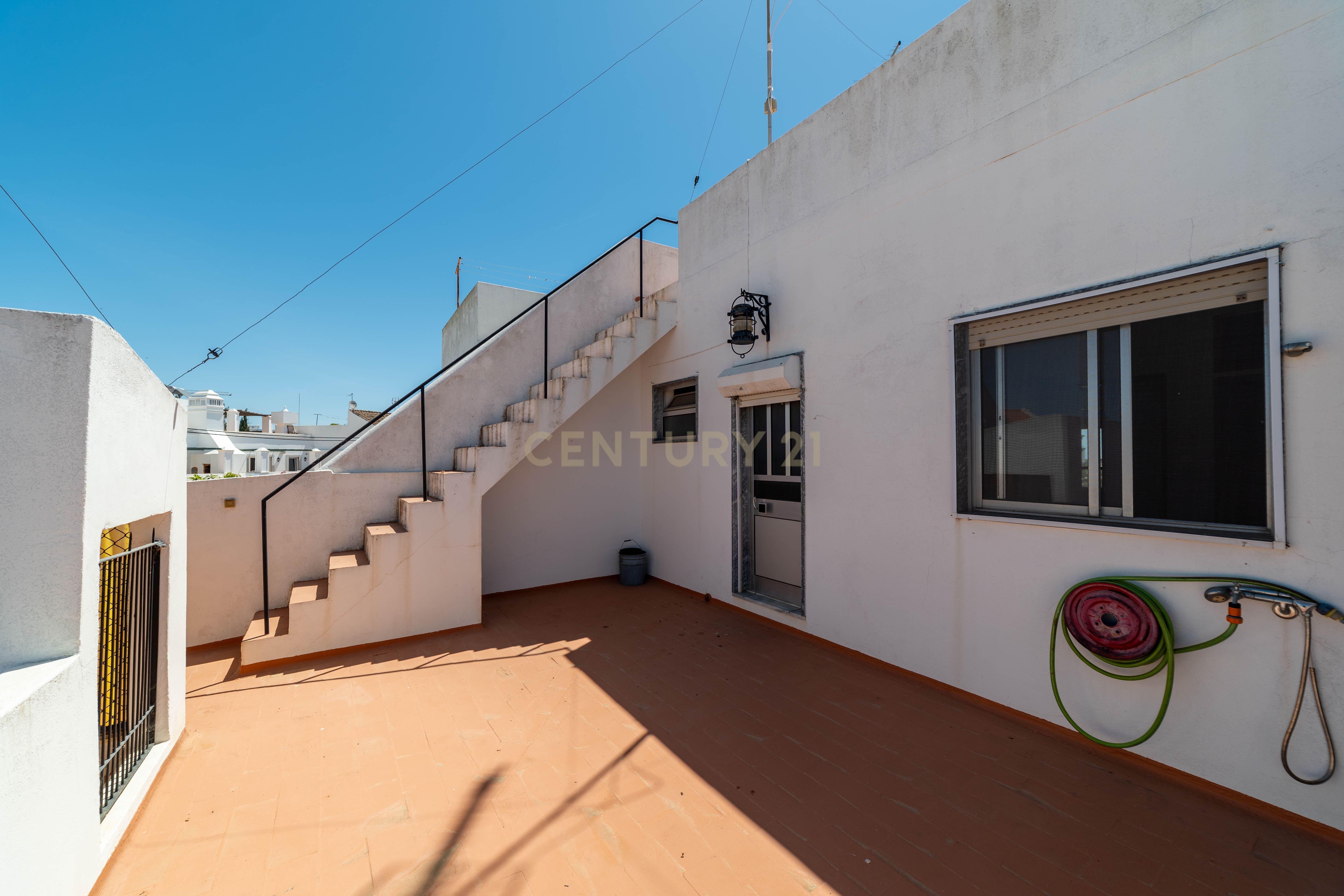 Moradia T3 com Espaço Comercial no Centro de Tavira – Largo de São Brás - Image 5