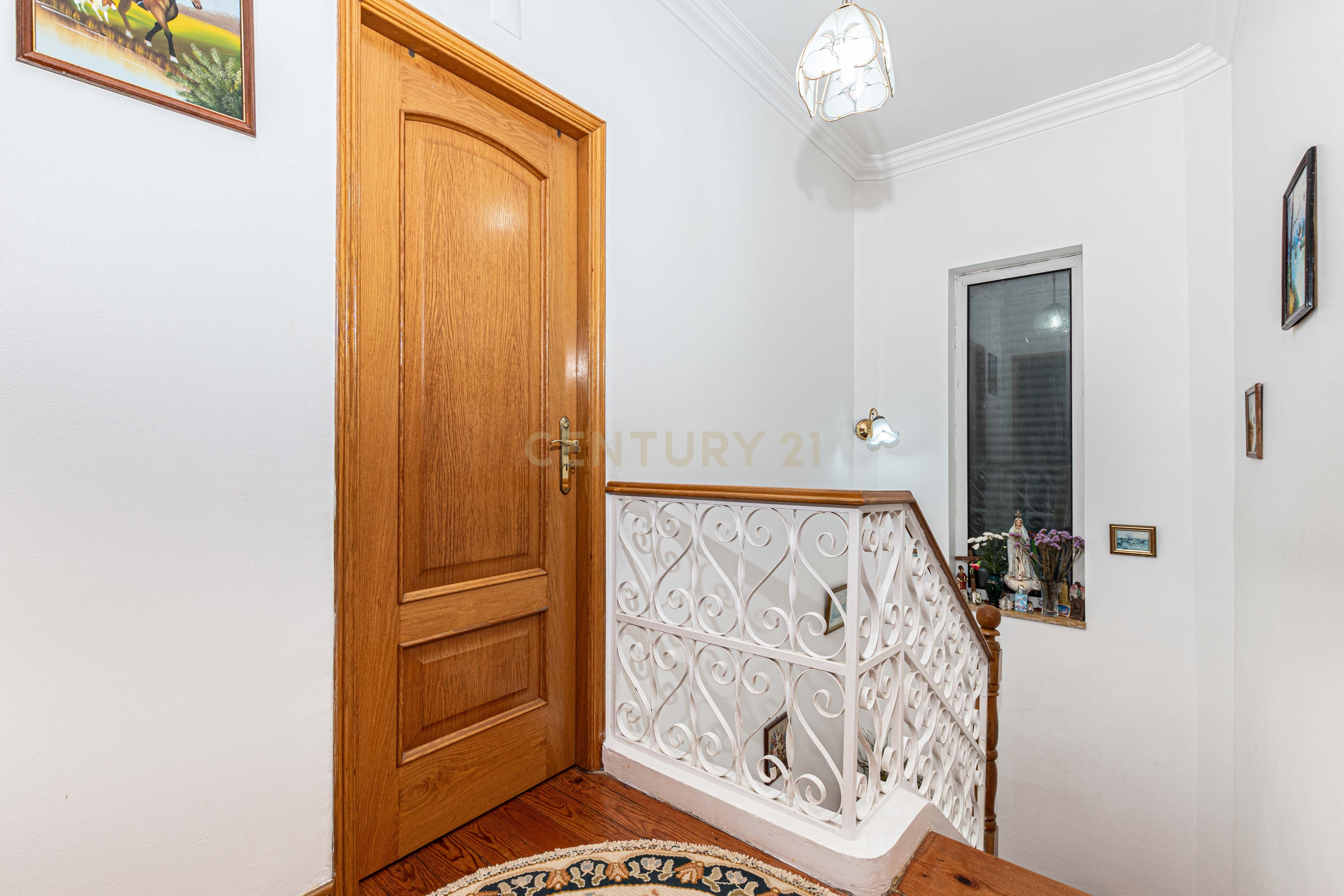 Moradia T4 no Bairro Madre de Deus - Image 31