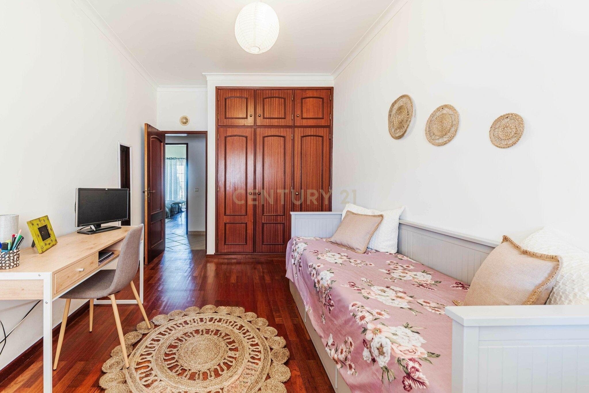 Deixe-se encantar por esta fantástica moradia T3 em Palmela - Image 34