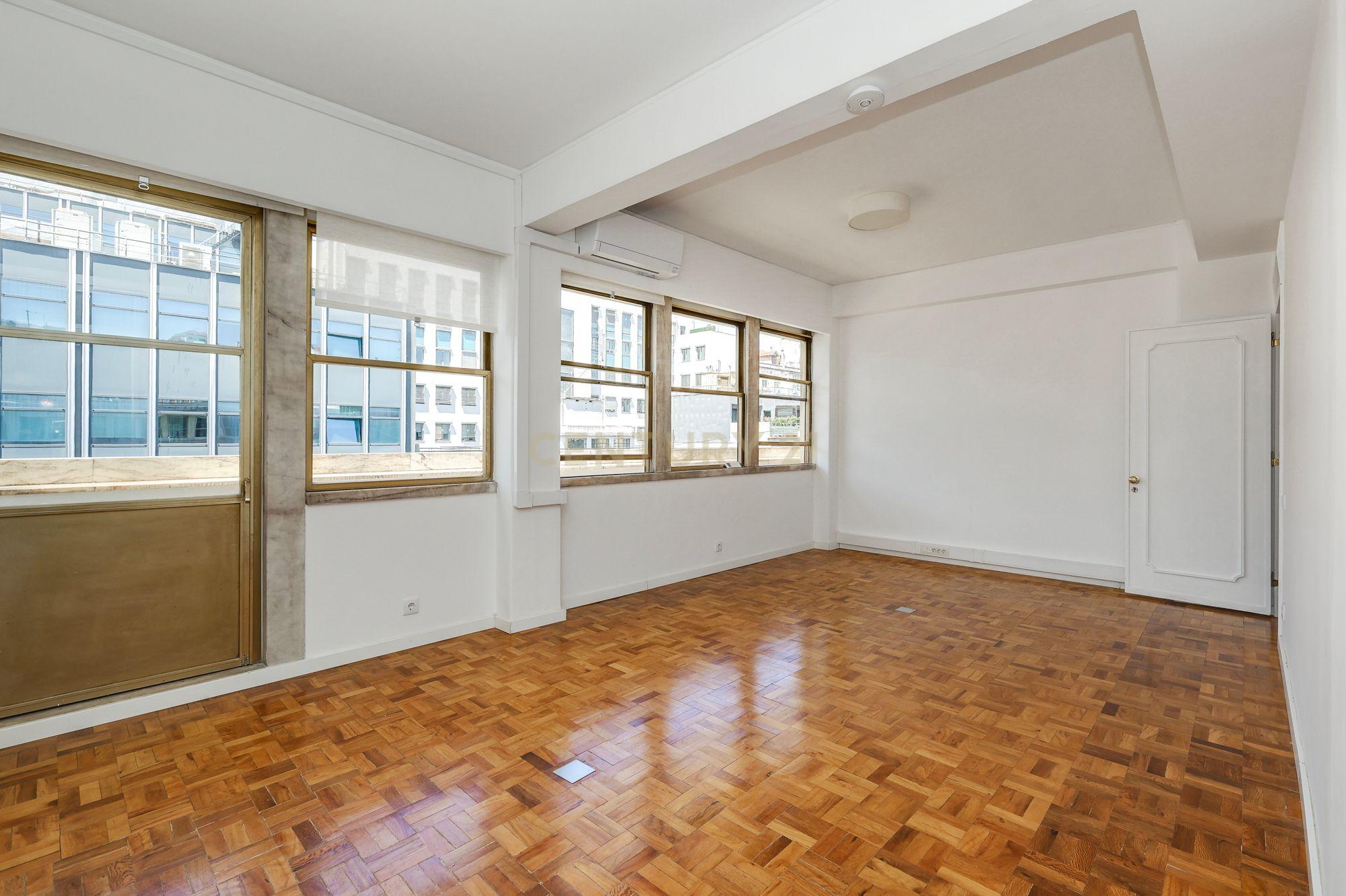 Escritório em zona de prestígio com 210 m² a 30 metros da Avenida da Liberdade!