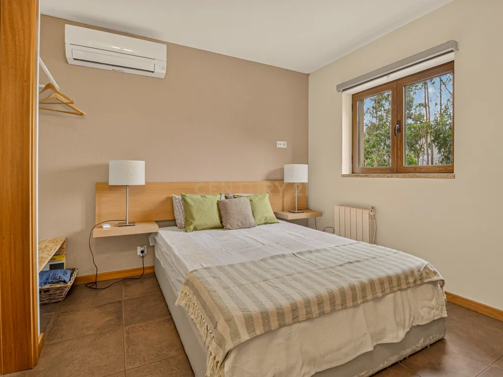 Investimento Raro no Gerês – Propriedade com 3 Apartamentos Independentes e Vista Deslumbrante para a Albufeira da Caniçada - Image 2