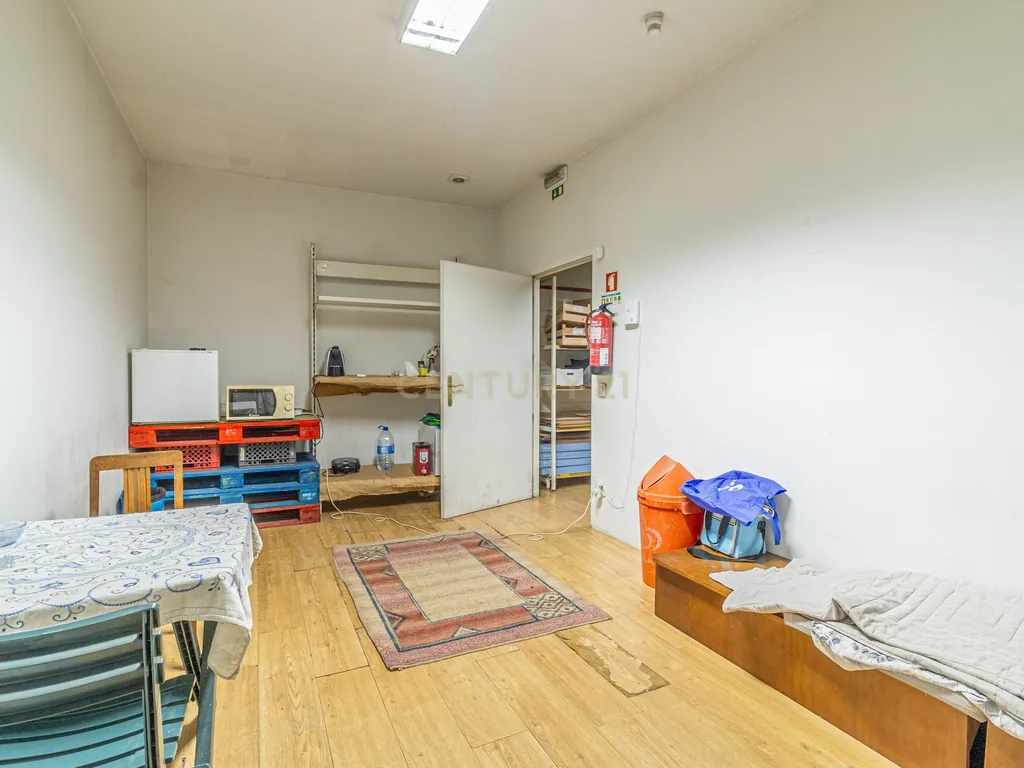 Trespasse de Supermercado junto à Universidade do Minho - Image 12